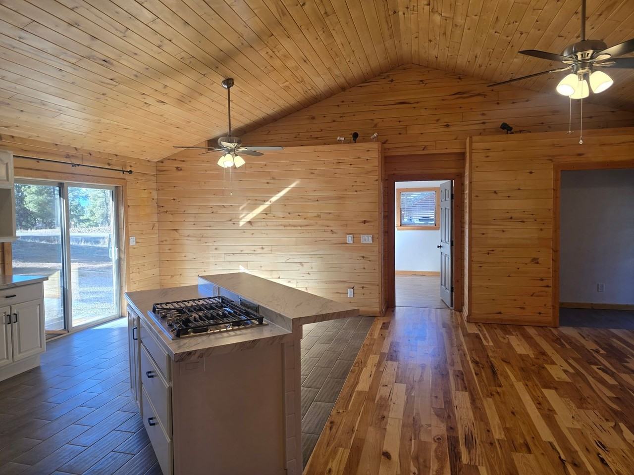 278 Lakewood St - Photo 6 of 16