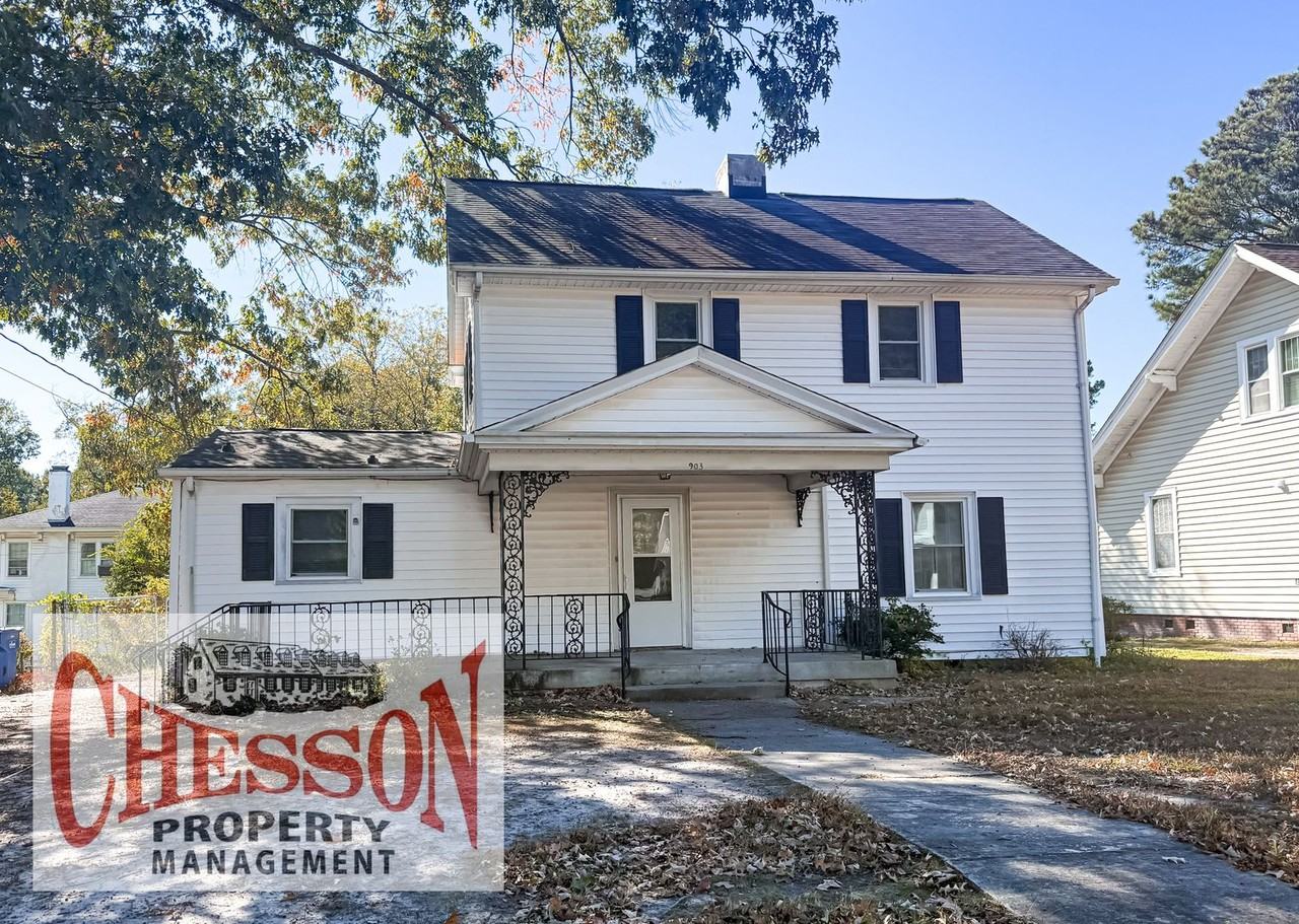 903 Lee St N - Photo 3 of 18