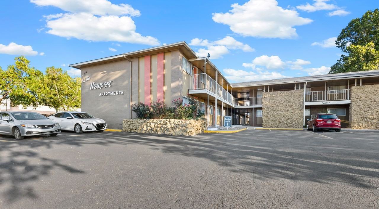 Newport Granada Apartments - Photo 2 of 4