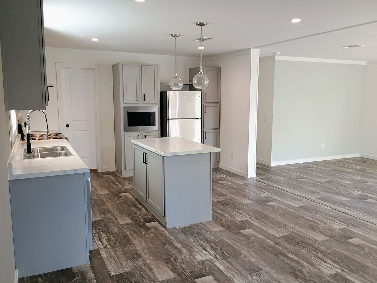 16037 Brookridge Boulevard - Photo 7 of 22