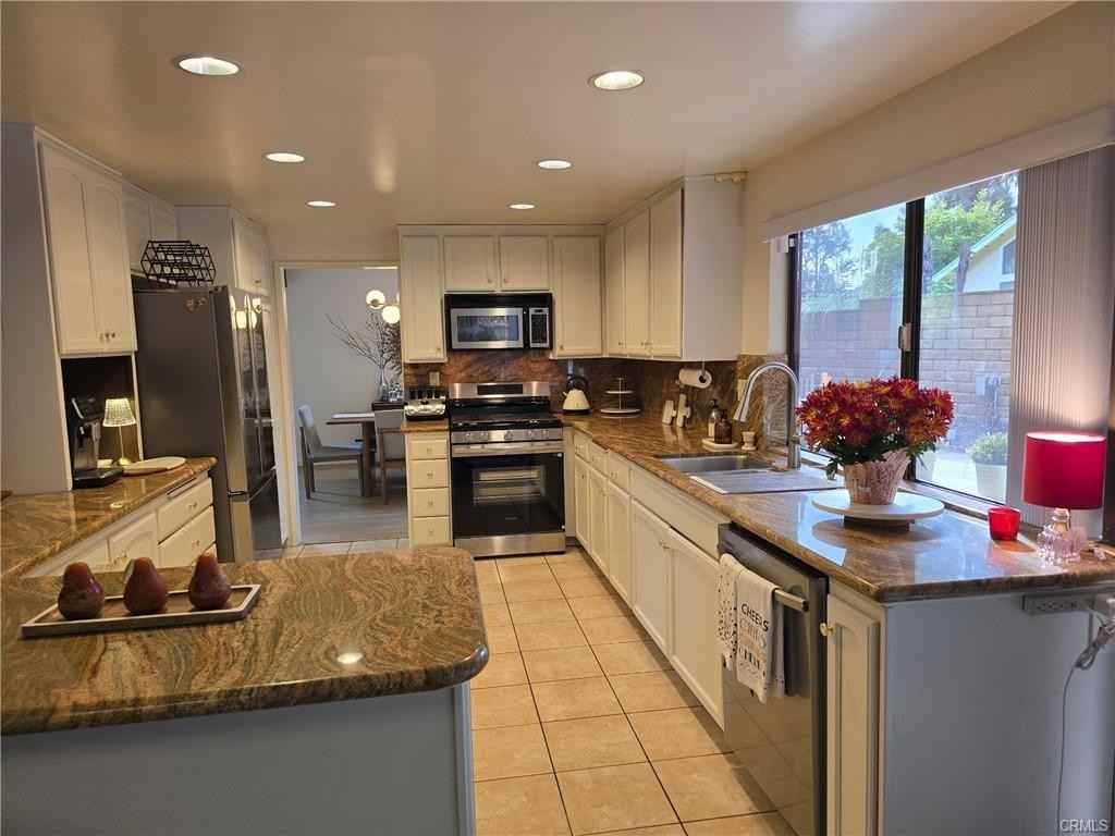 3467 Emerald Isle Drive - Photo 2 of 8