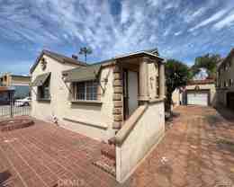 14717 Victory Boulevard - Photo 1 of 1