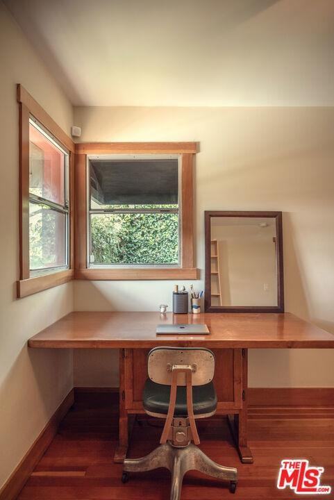 1480 North Mentor Avenue - Photo 2 of 8