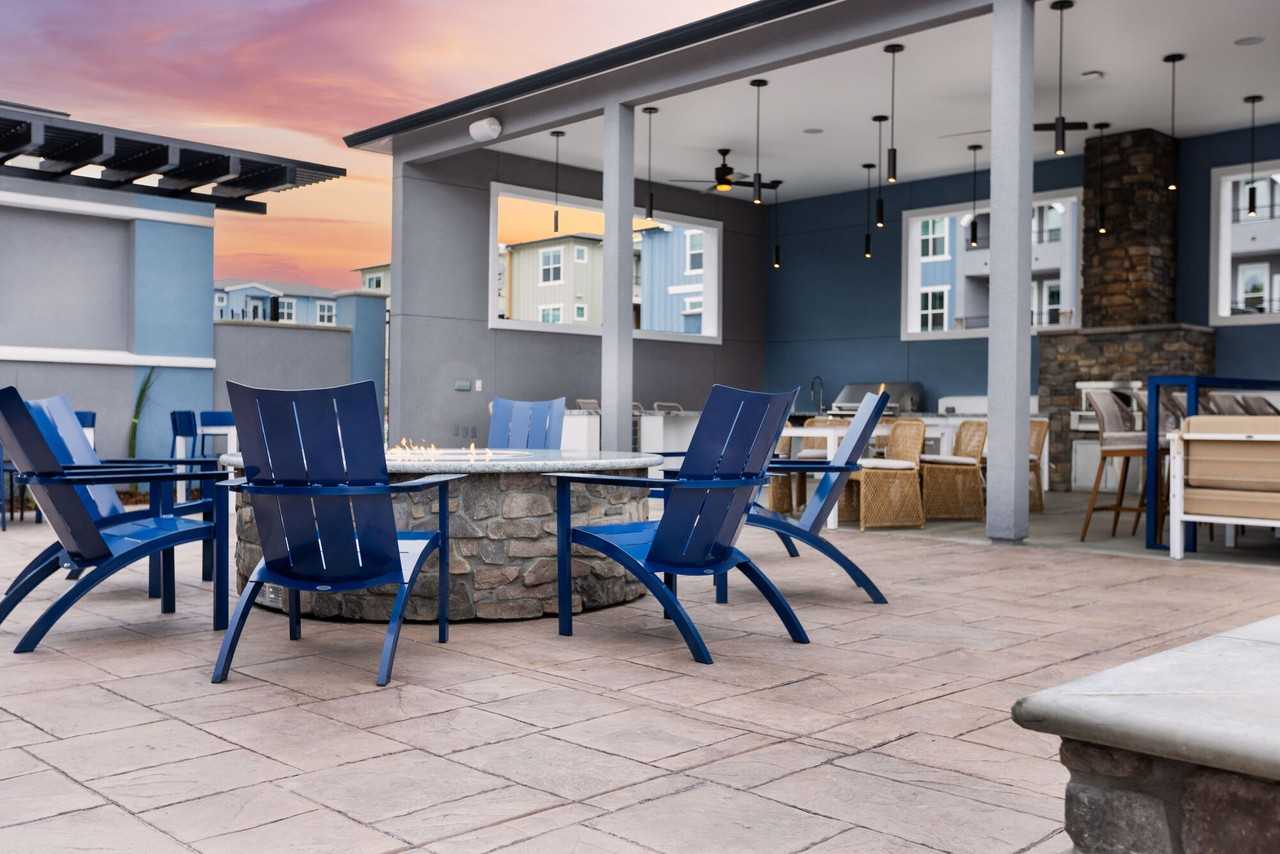 532 Luxury Apartments - Photo 6 of 21