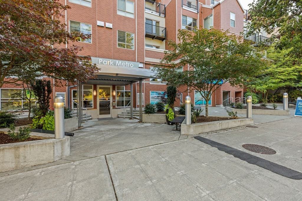 Park Metro - Photo 2 of 30