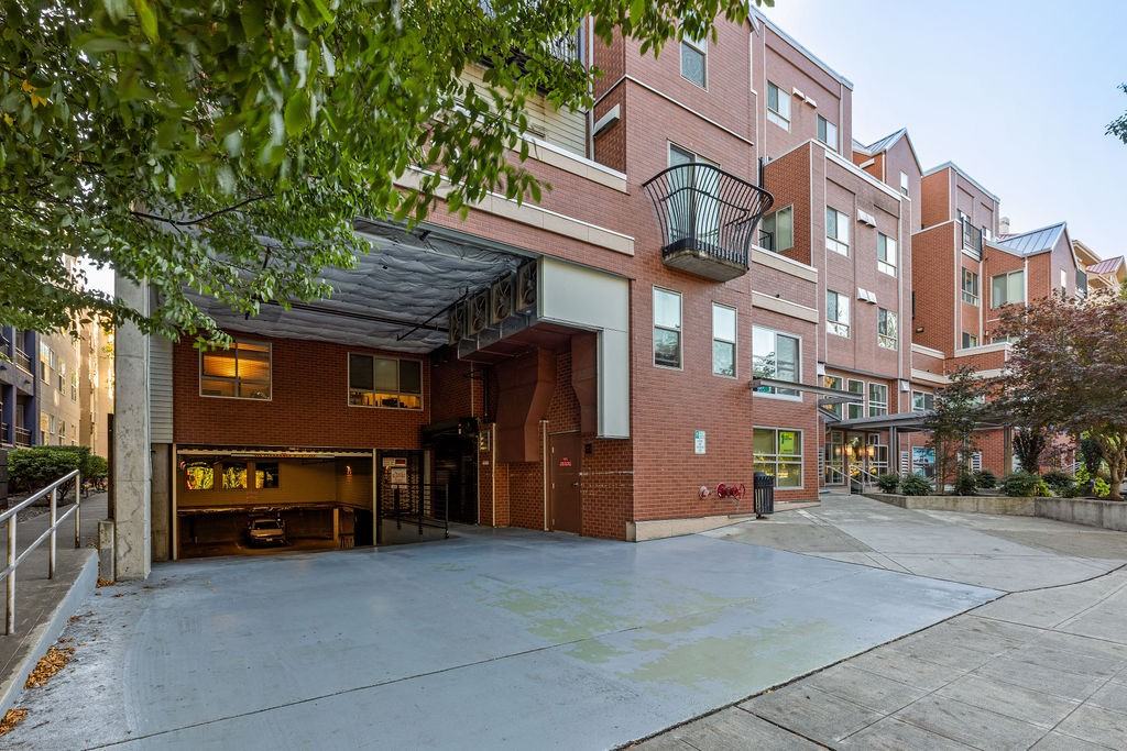 Park Metro - Photo 3 of 30