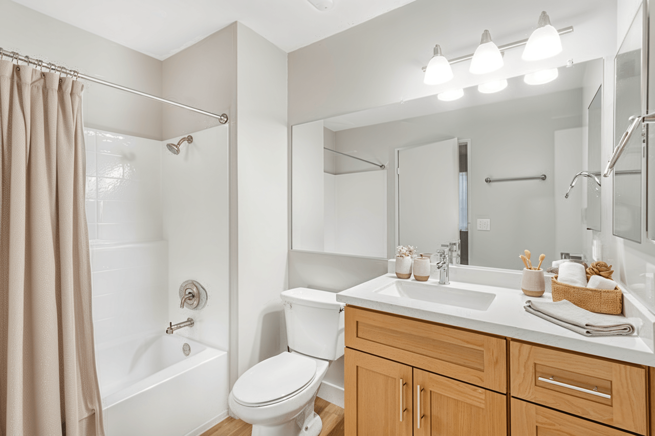 Noho Huston - Photo 3 of 30