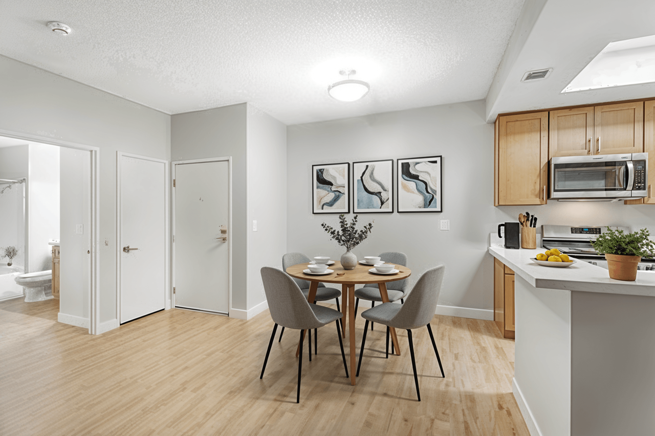 Noho Huston - Photo 5 of 30