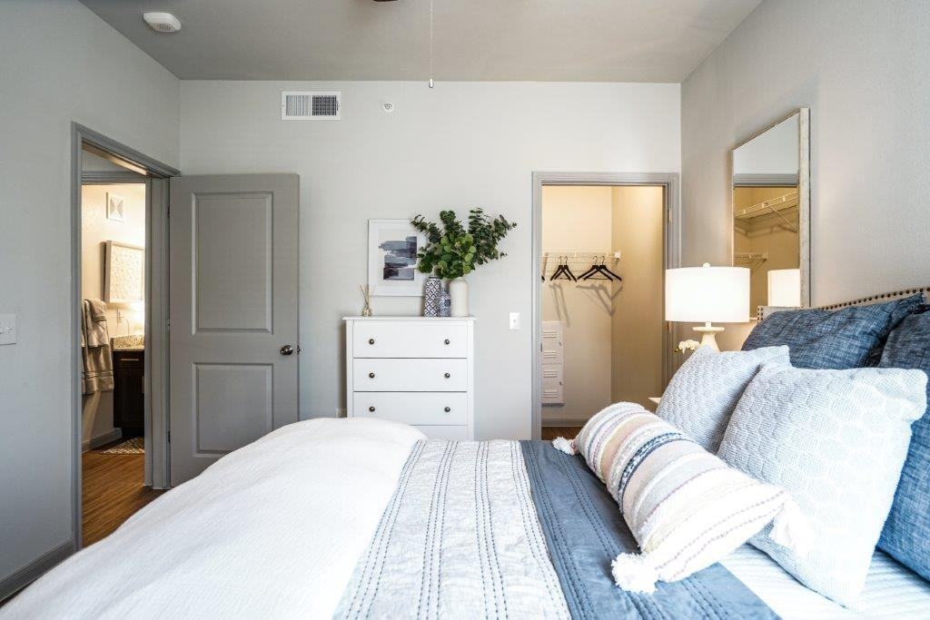 Emerson at Buda - Photo 6 of 24