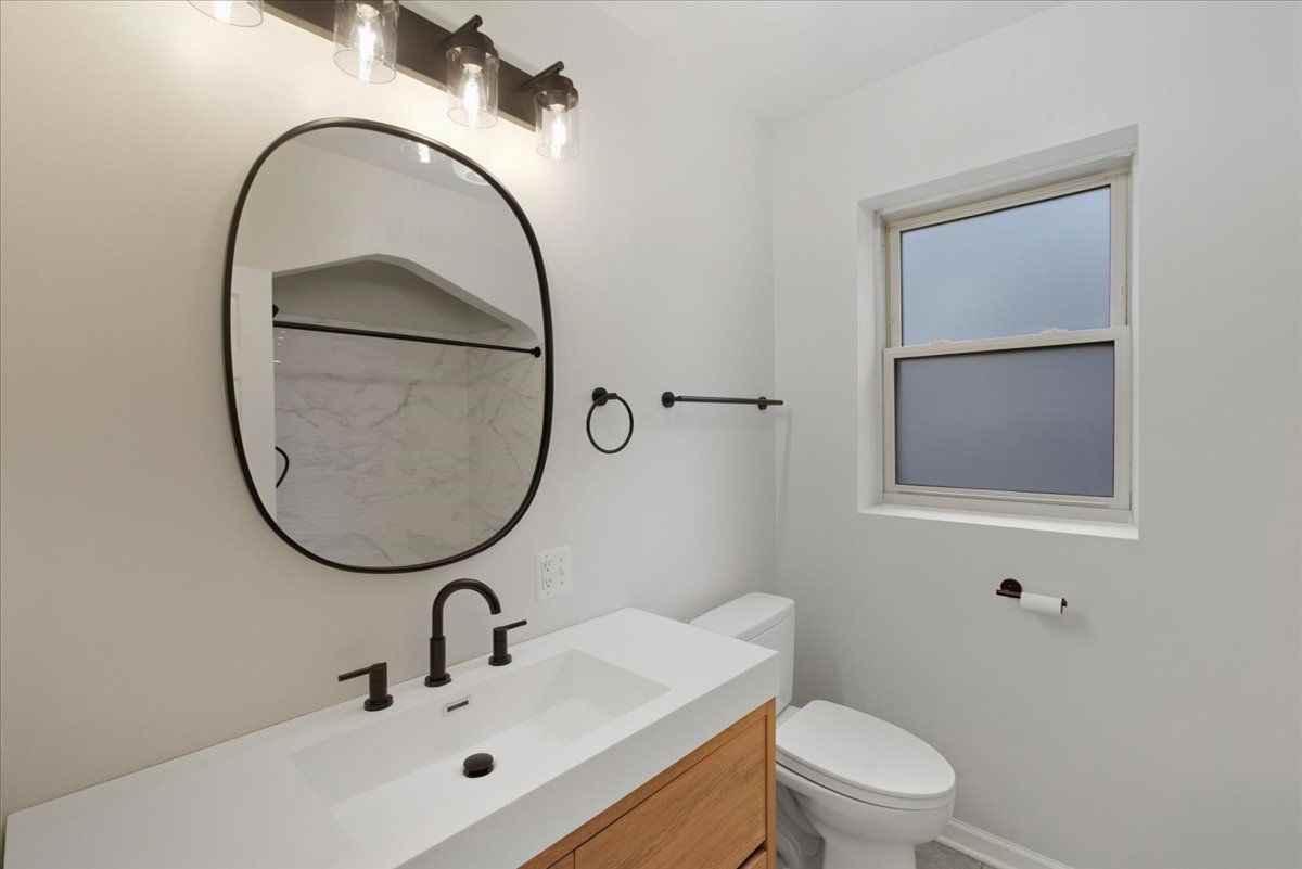 6136 N Mozart St #4 - Photo 3 of 8