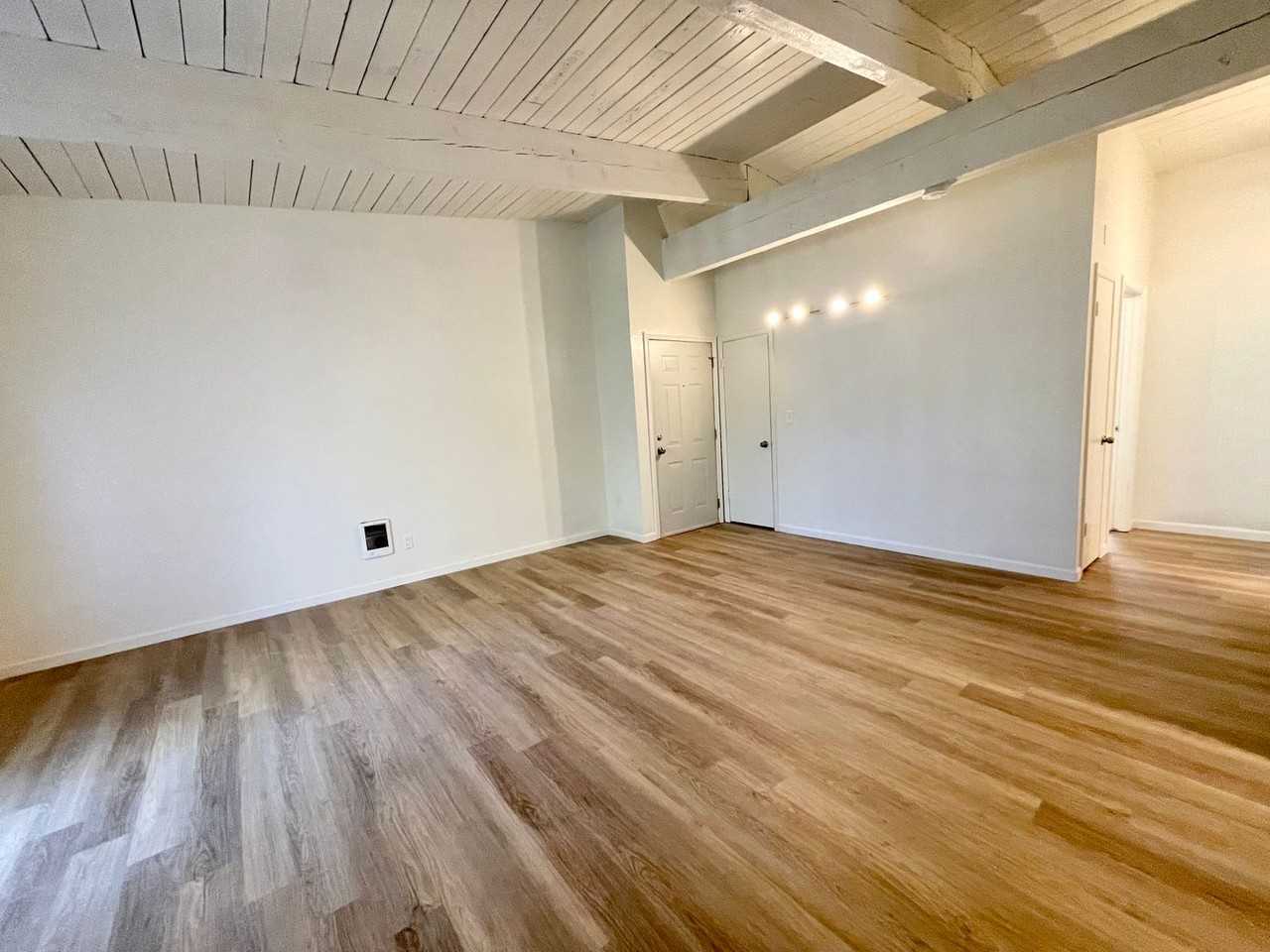 9019 E Liberty Ave - Photo 6 of 33