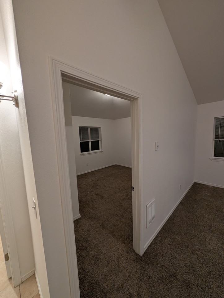 Vessey Park Apartments - Photo 2 of 7