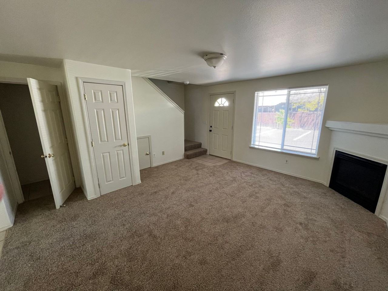 1726 Sw Juniper Ave - Photo 2 of 11