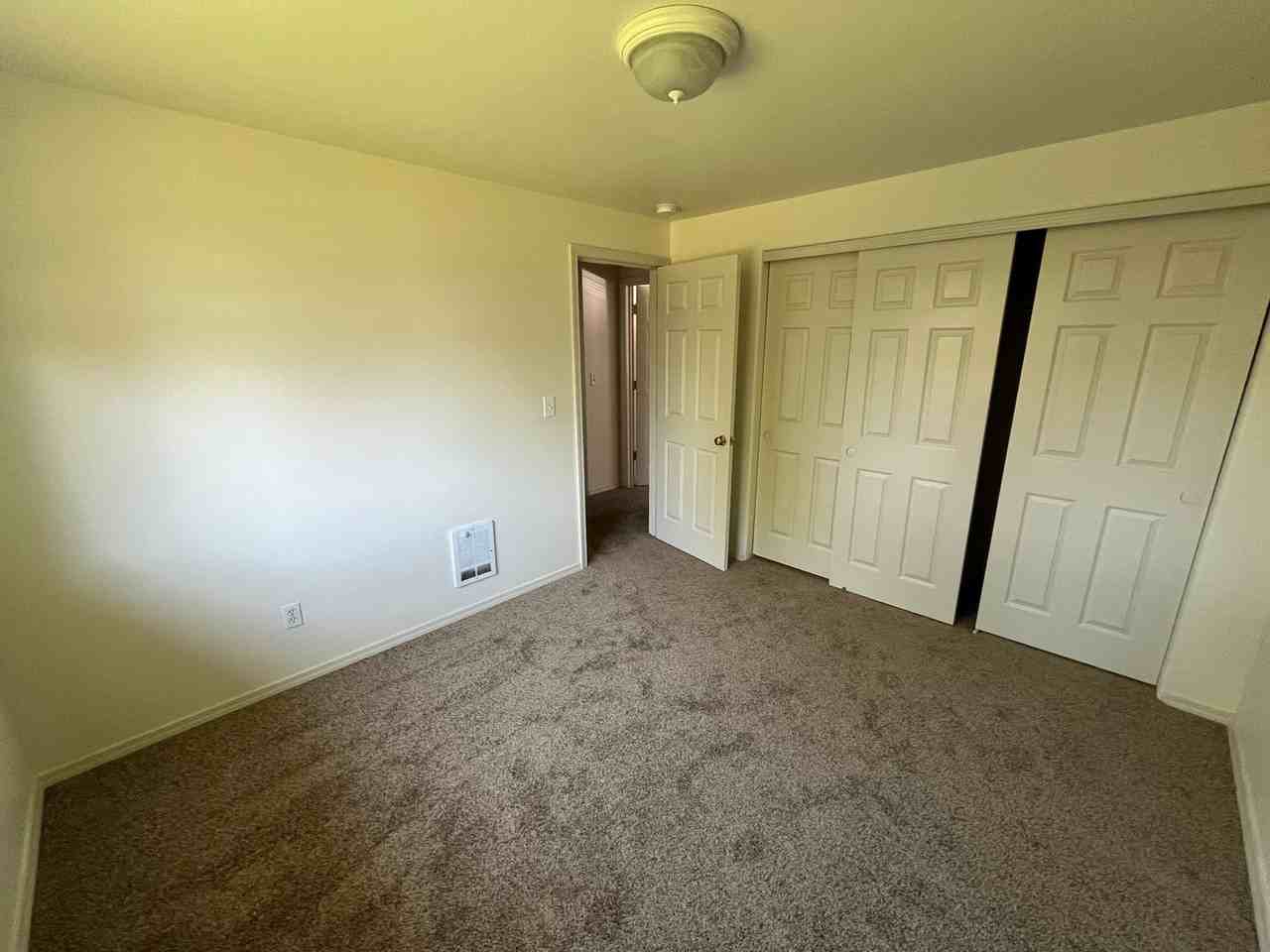 1726 Sw Juniper Ave - Photo 7 of 11