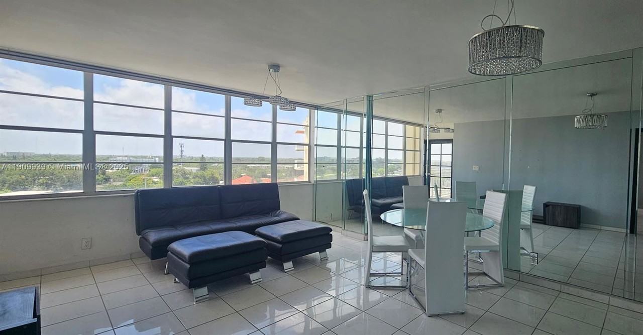 2025 Ne 164th St #914 - Photo 3 of 8