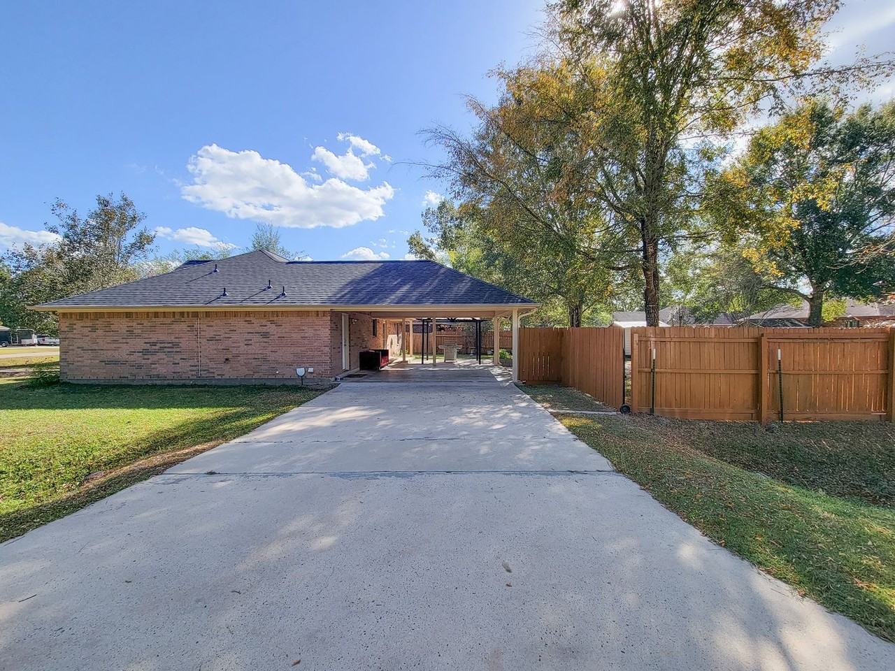 1000 Shell Avenue - Photo 3 of 34