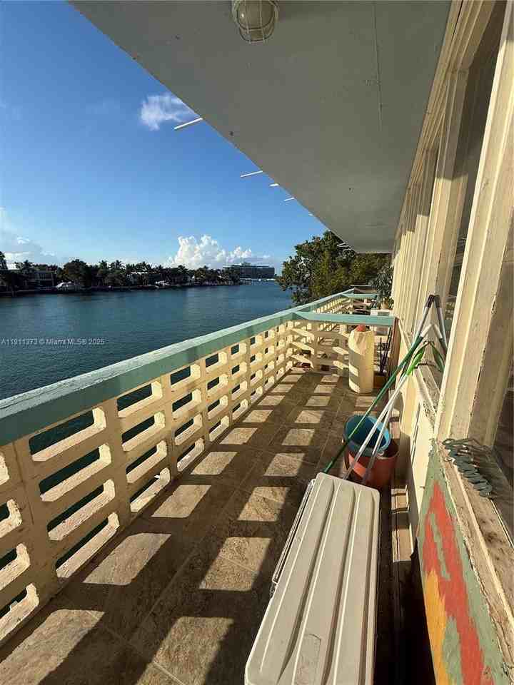 6484 Indian Creek Drive #226