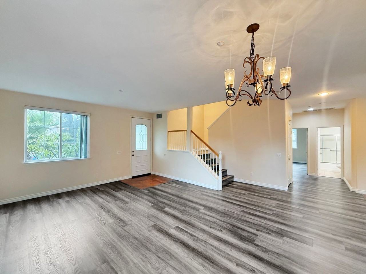 1872 Autumn Ln - Photo 5 of 28