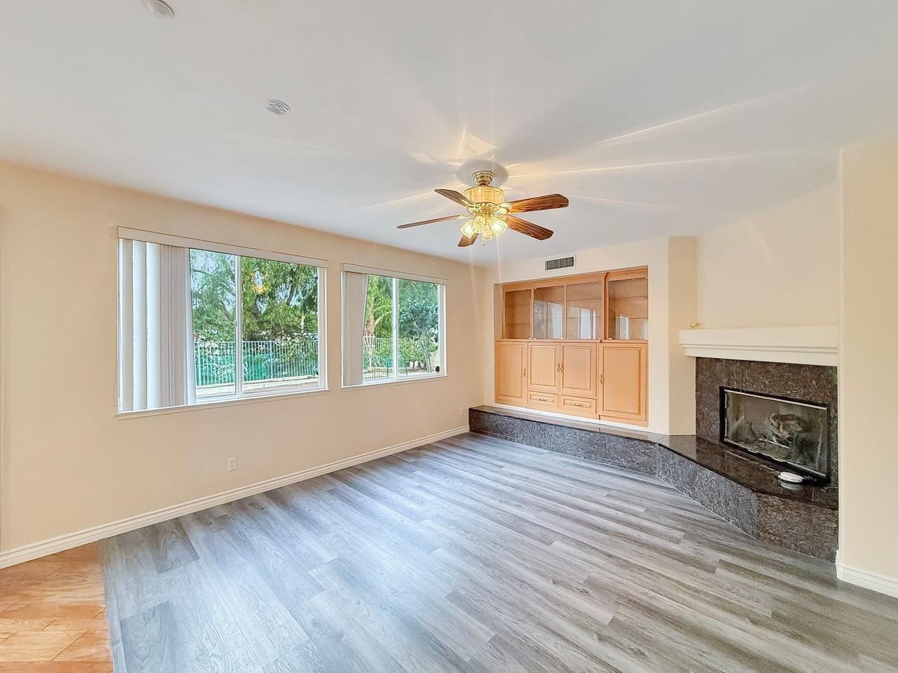 1872 Autumn Ln - Photo 6 of 28