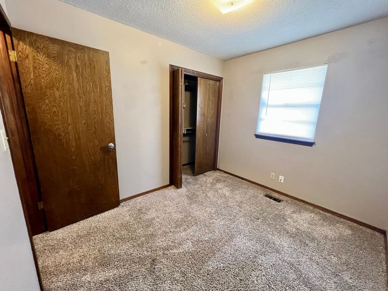 310 North Harding Street - Photo 4 of 10