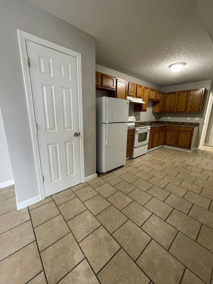 223 East Bryant Street - Photo 6 of 17