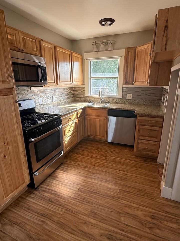 3474 Lincoln Avenue - Photo 2 of 7
