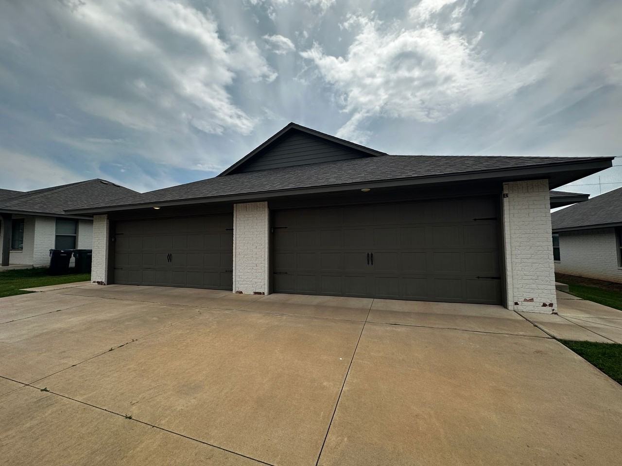 11416 N Lincoln Blvd - Photo 2 of 21