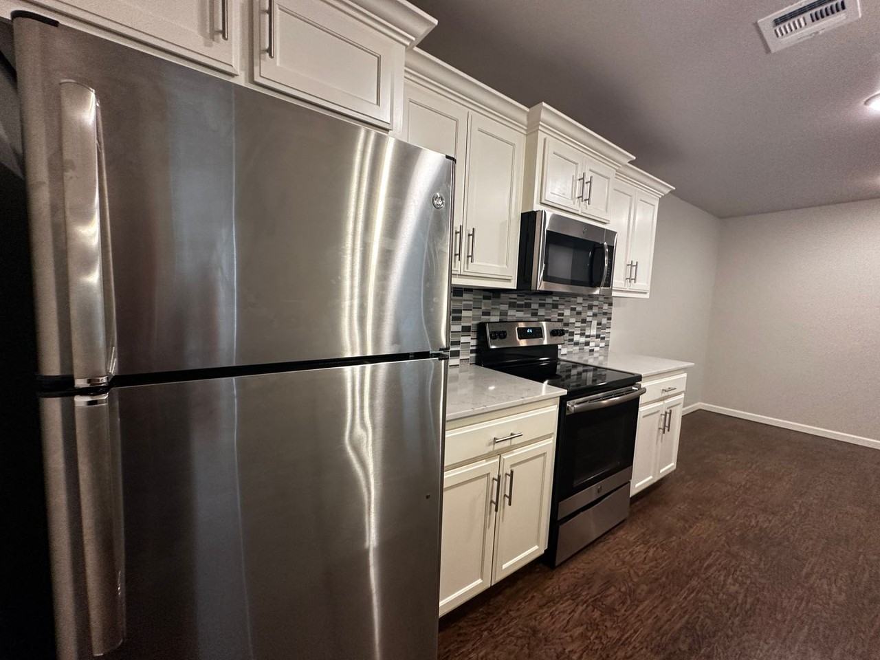 11416 N Lincoln Blvd - Photo 5 of 21