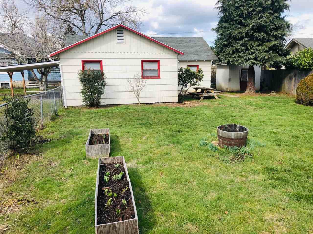 2955 River Road - Photo 3 of 31