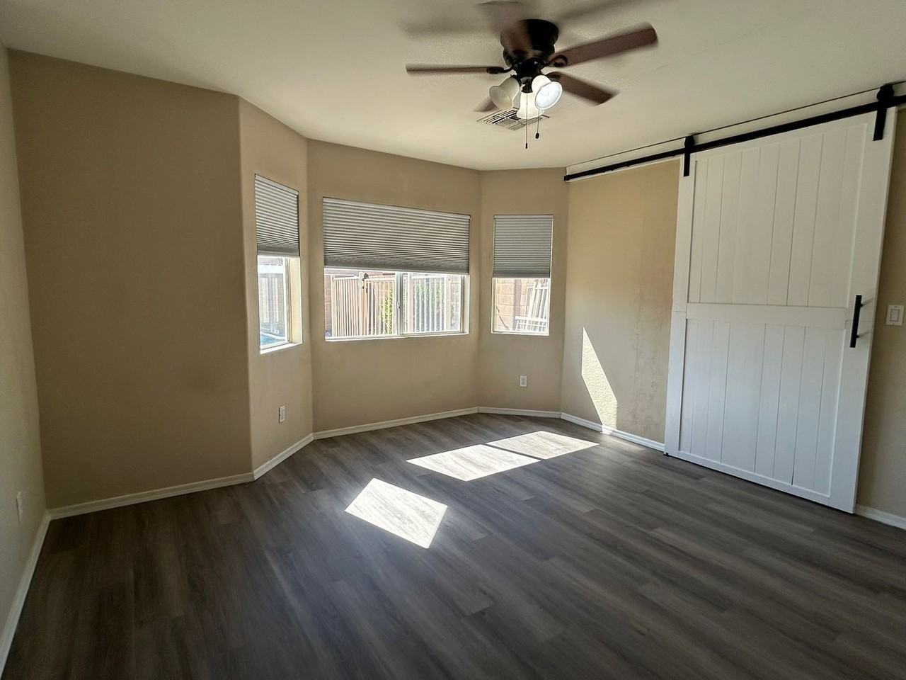 6049 W Wood St - Photo 7 of 13
