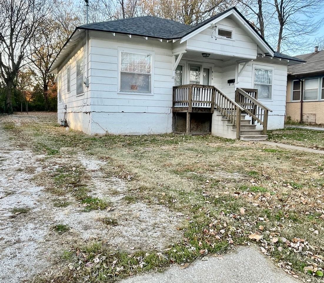 919 S Douglas Ave - Photo 2 of 21