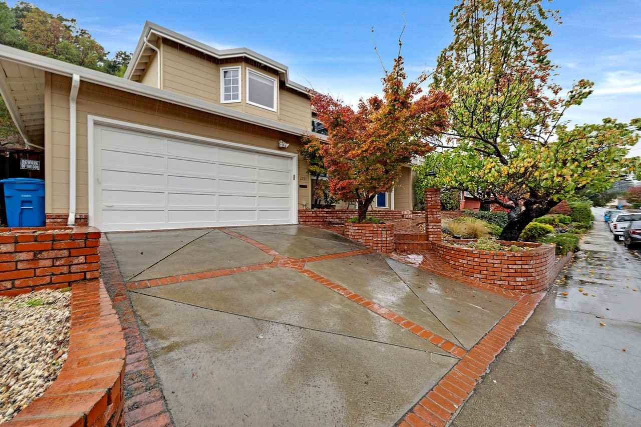 2761 Bromley Drive - Photo 3 of 41