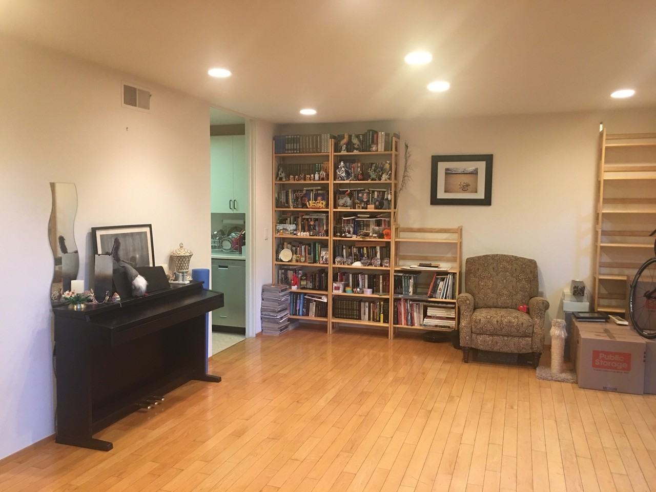 122 Surrey Lane - Photo 3 of 18