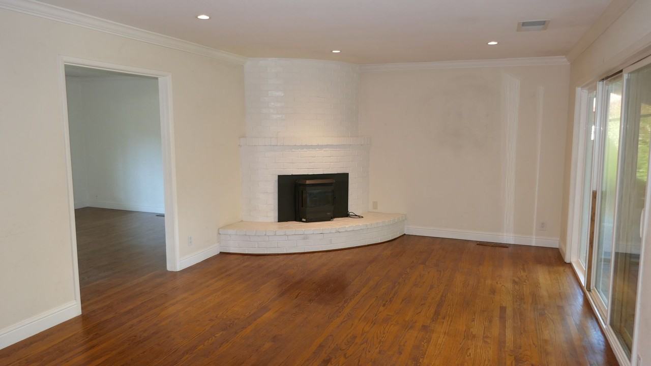 2210 Las Gallinas Avenue - Photo 2 of 14