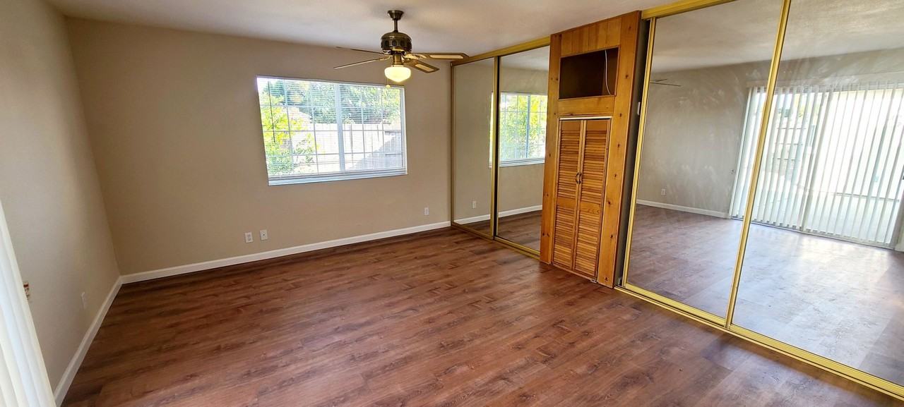 1155 Bedford Way - Photo 5 of 32