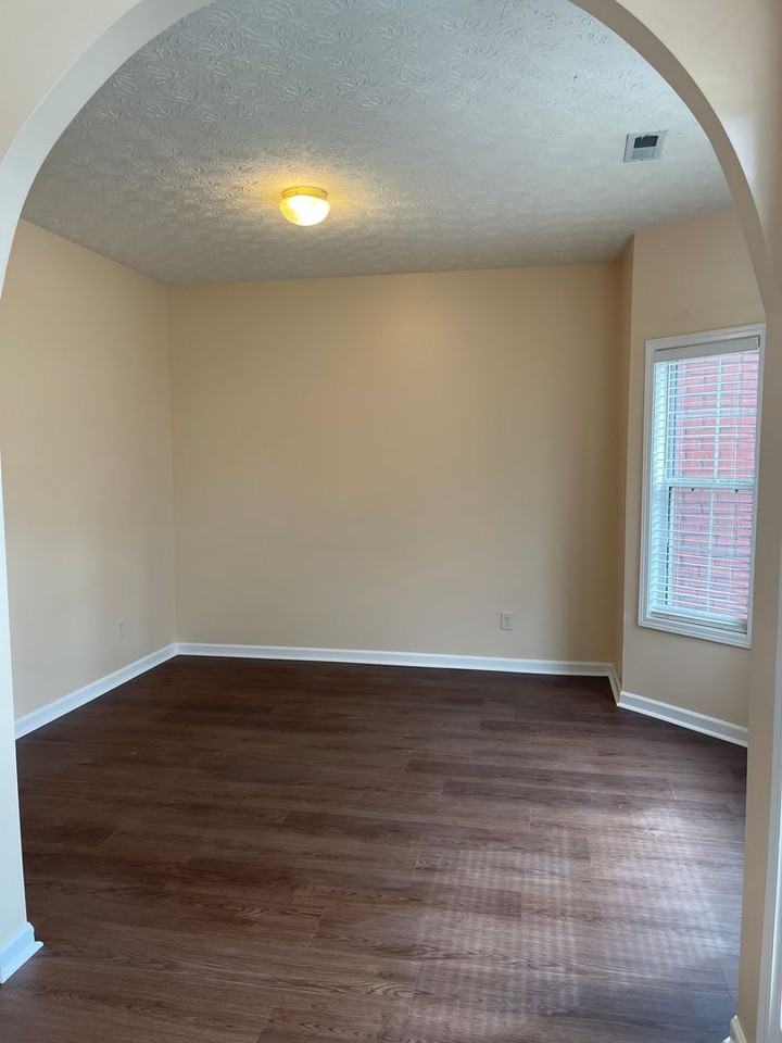 318 Derby Drive - Photo 5 of 15