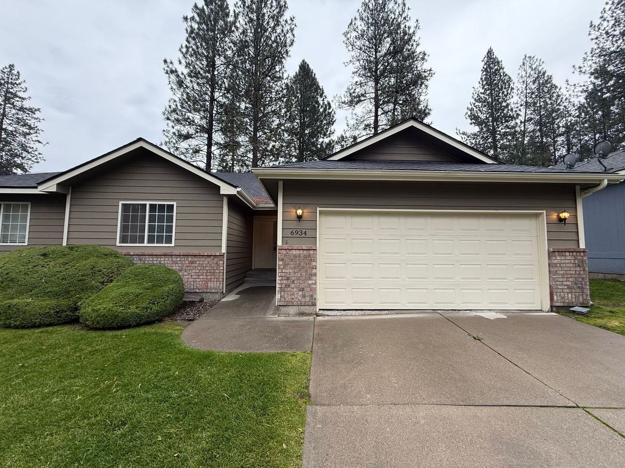 6934 N Old Fort Dr - Photo 4 of 47