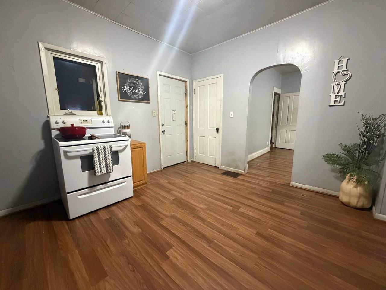 722 Baltimore St - Photo 3 of 30