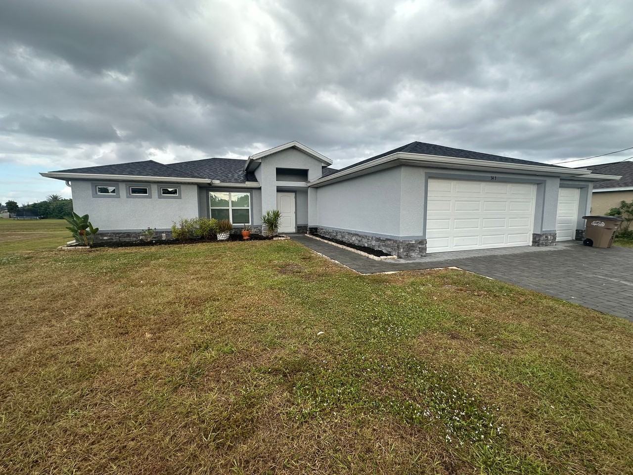 3413 Northeast 12th Avenue