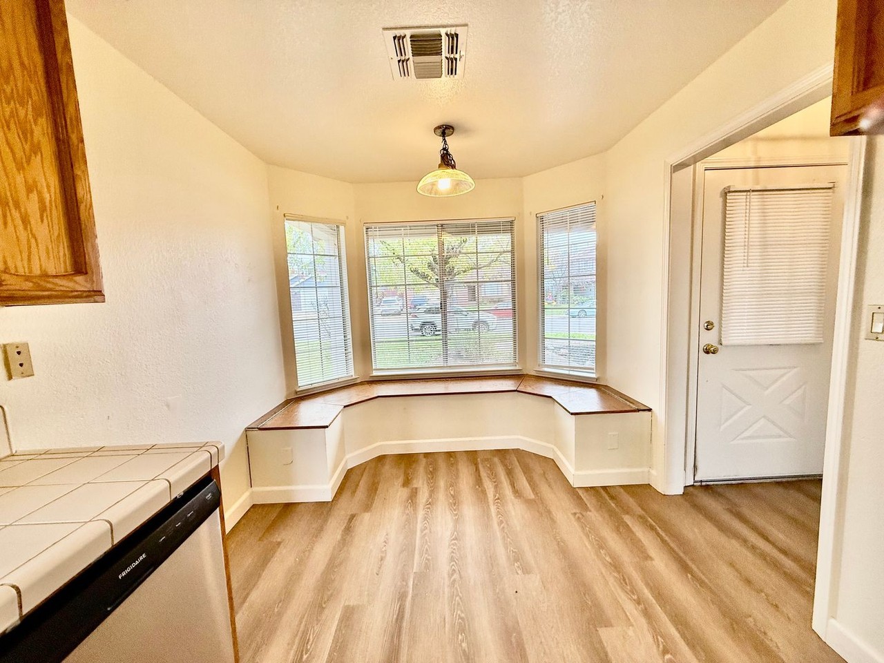 7721 Antelope Hills Dr - Photo 3 of 18