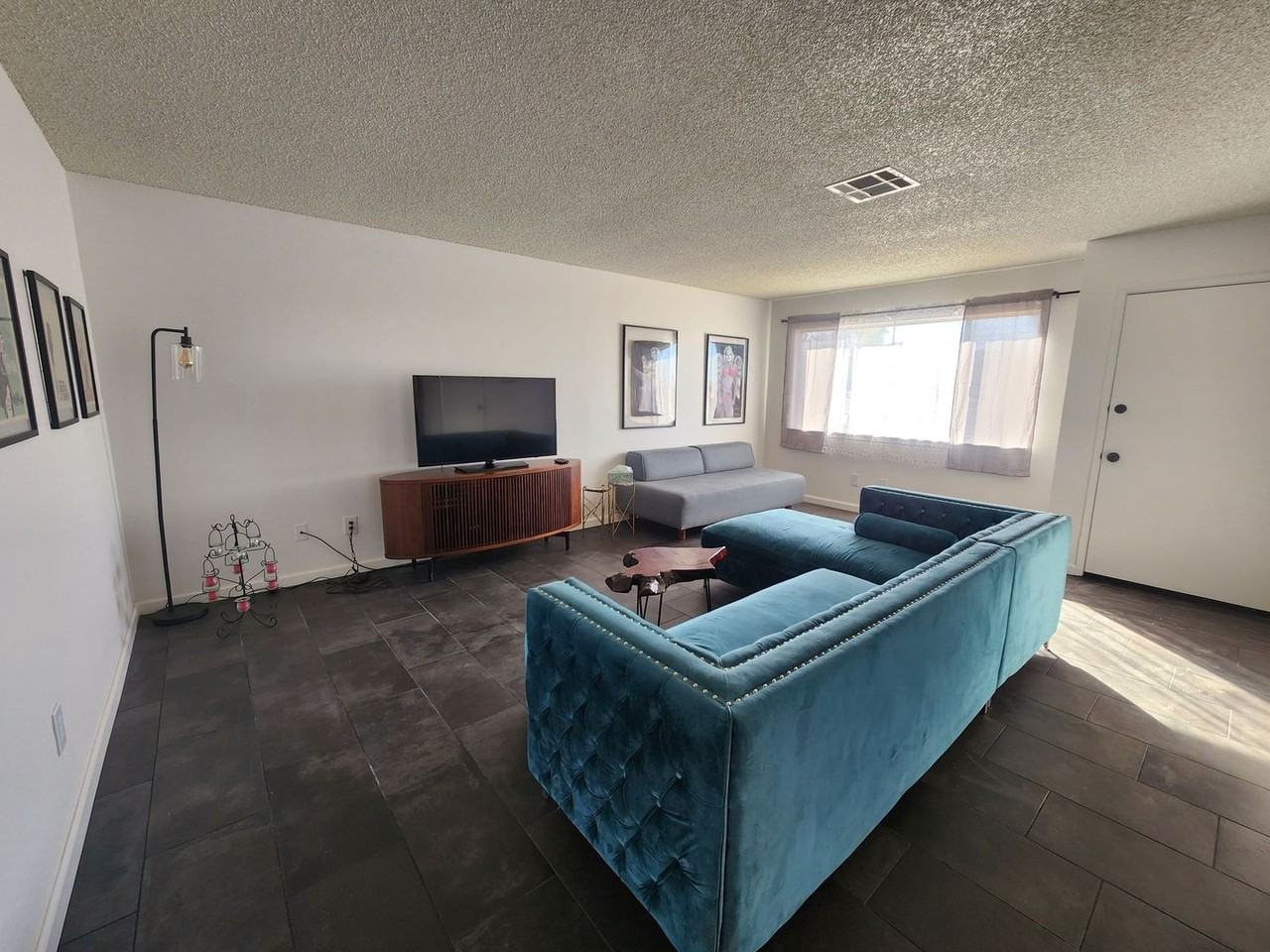 5307 Mariposa Ave - Photo 2 of 14