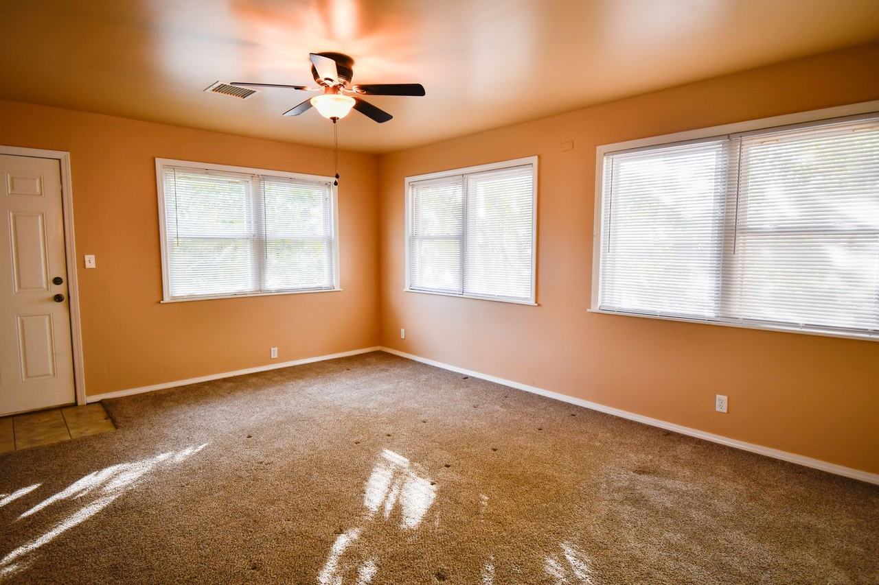 320 E 46th St - Photo 7 of 13