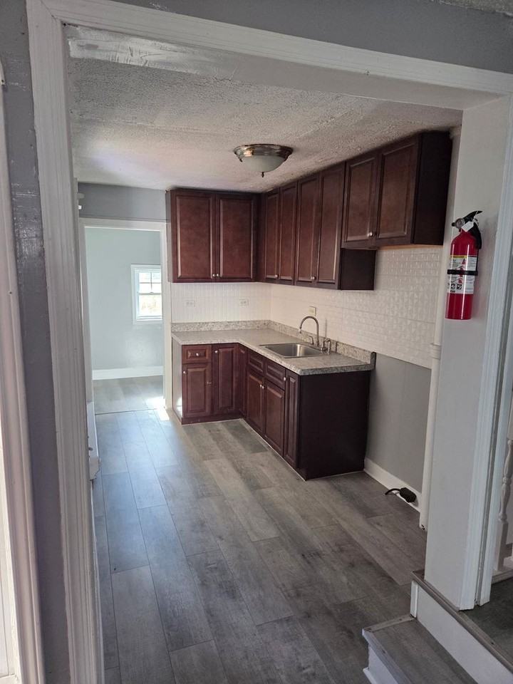 140 Hudson Street - Photo 3 of 8