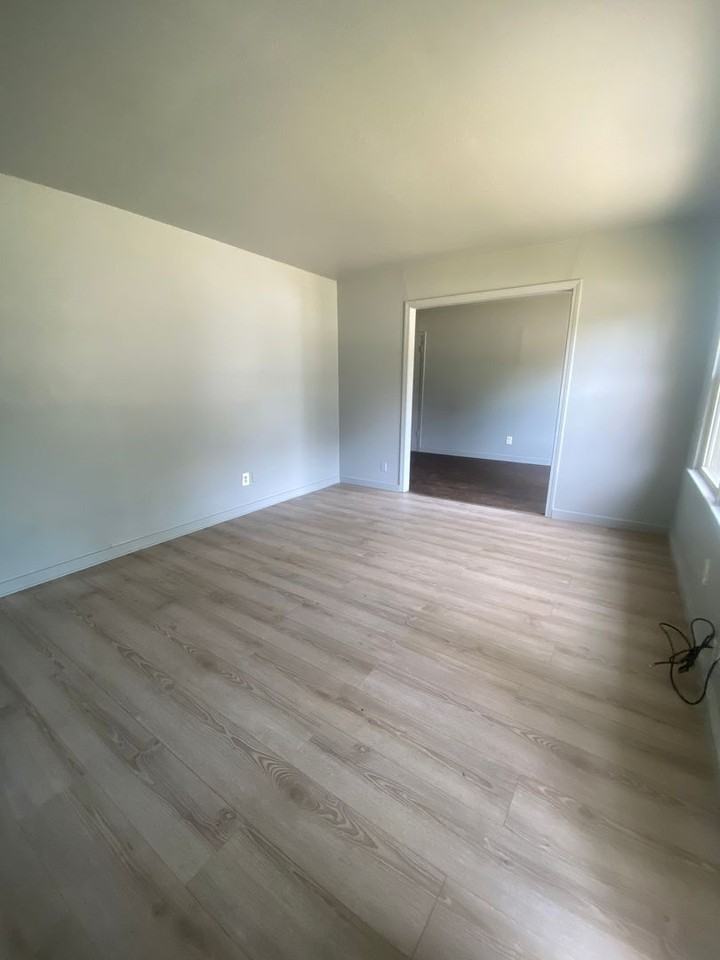 102 W 65th Pl N - Photo 2 of 6