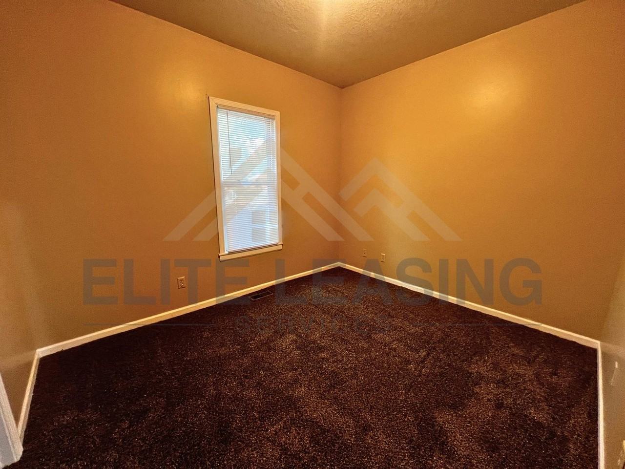 2800 Southeast Michigan Avenue - Photo 5 of 7