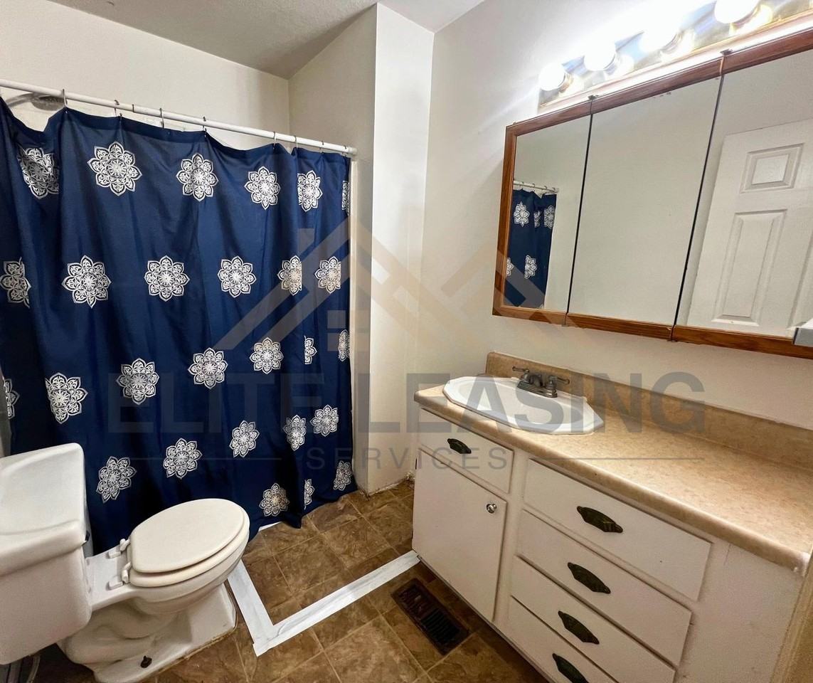 2800 Southeast Michigan Avenue - Photo 7 of 7