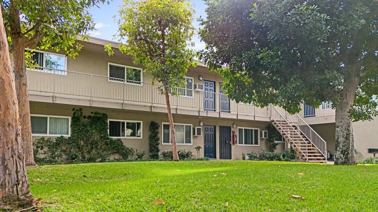 113-201 South Lillie Avenue - Photo 5 of 7