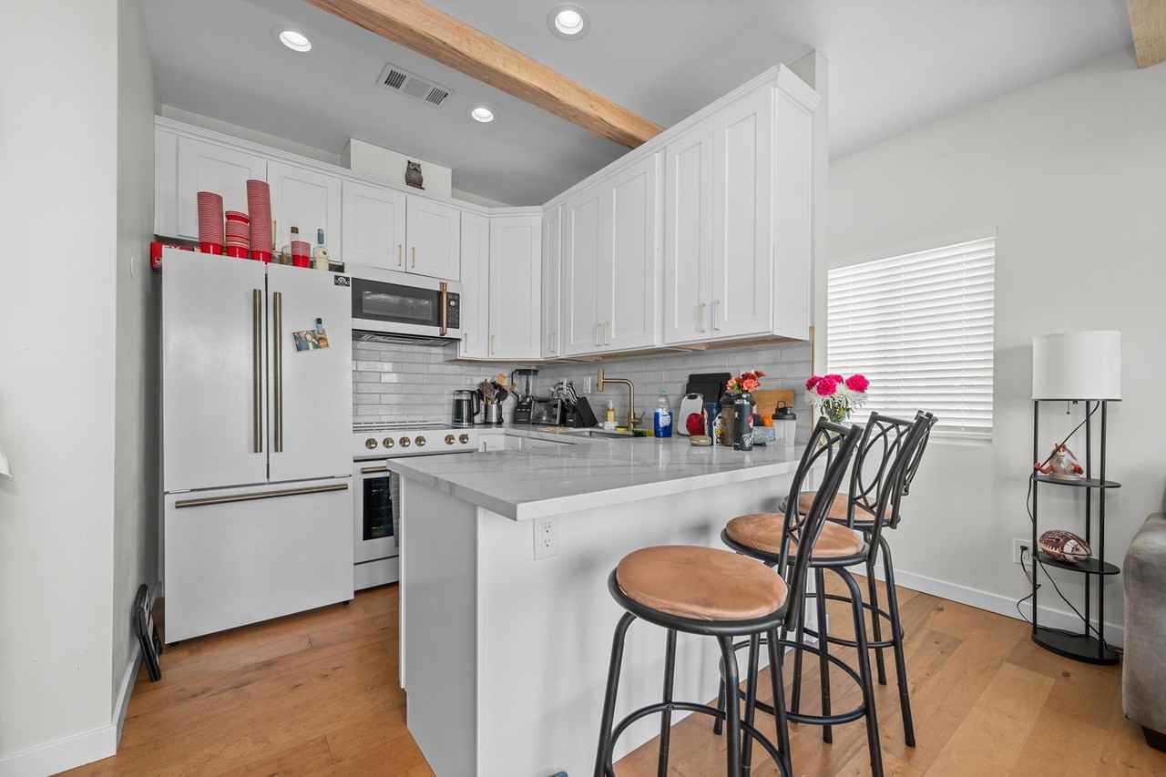 5338 Hewlett Dr - Photo 4 of 17