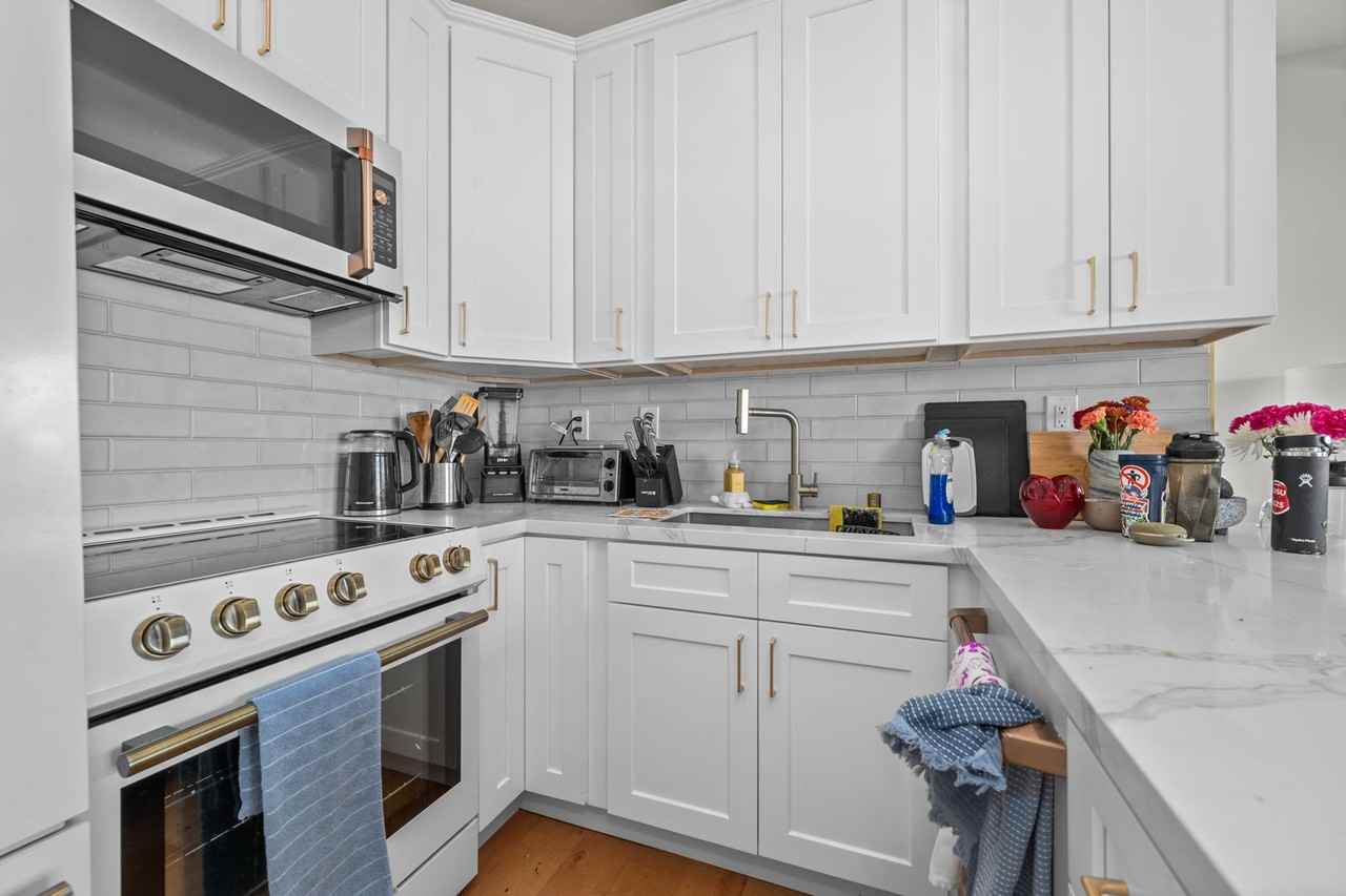 5338 Hewlett Dr - Photo 5 of 17