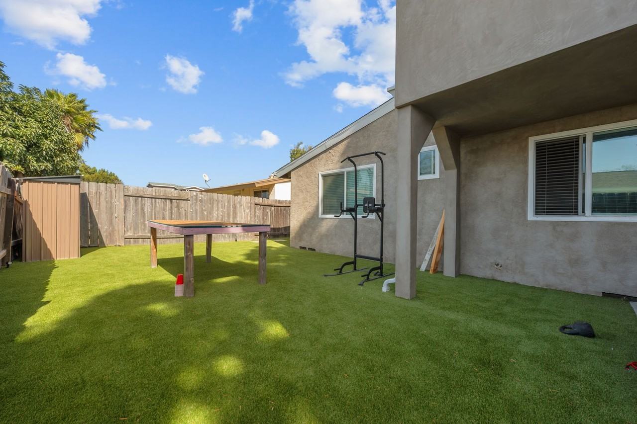 5338 Hewlett Dr - Photo 2 of 17